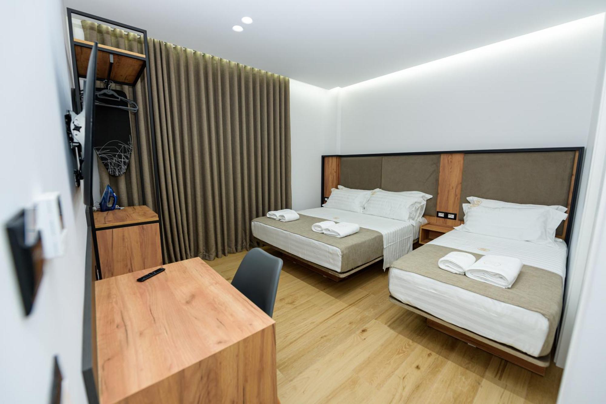 Kevin'S Aparthotel Vlore Luaran gambar