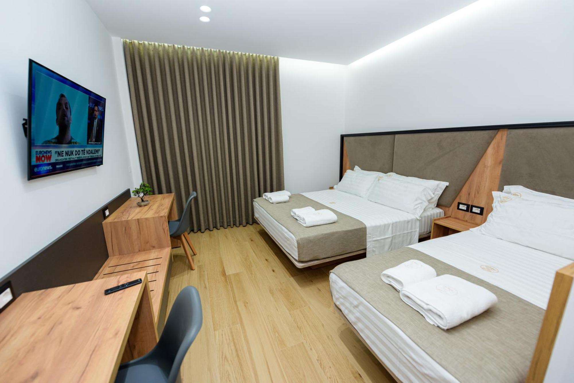 Kevin'S Aparthotel Vlore Luaran gambar