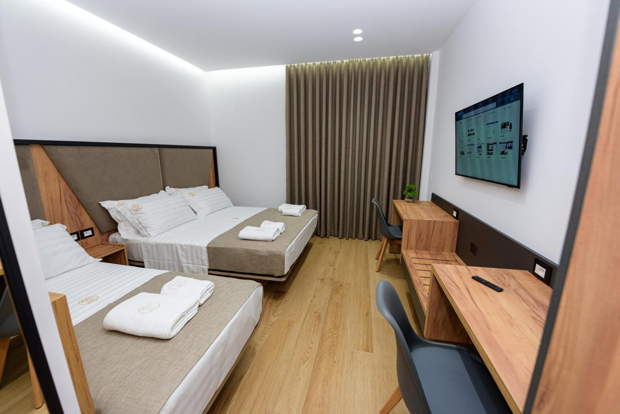 Kevin'S Aparthotel Vlore Luaran gambar