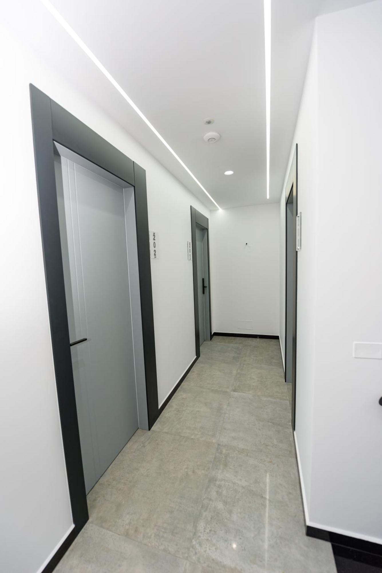 Kevin'S Aparthotel Vlore Luaran gambar